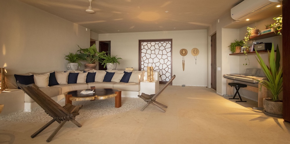 Punta Majahua Condos