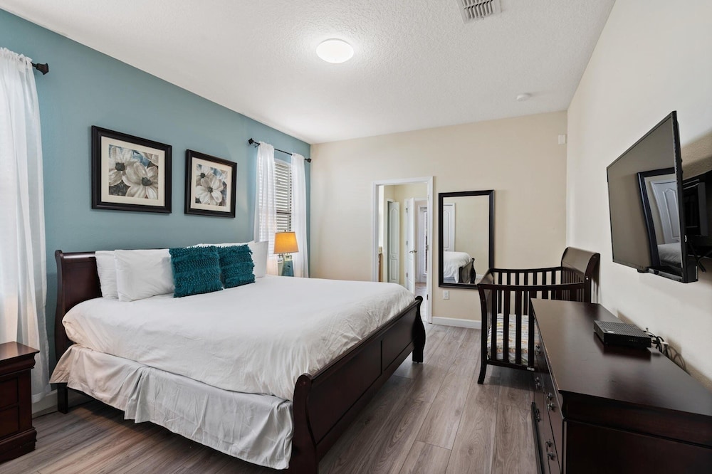 Championsgate Resort 8 Bedroom Pool Home with Spa 8 Home