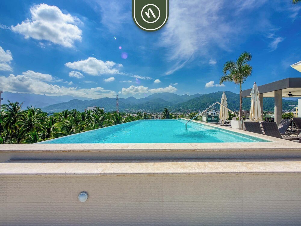 Amazing 2 BR Condo in Versalles - Rooftop Pool