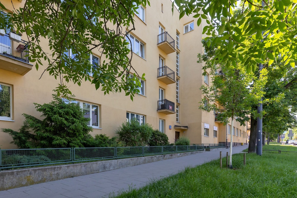 Warsaw Mickiewicza Apartment by Renters view 3