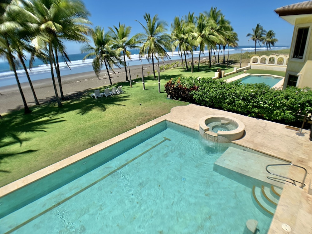Luxury Villa on The Beach - Hermosa Palms 10A