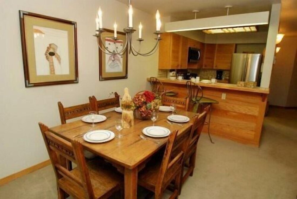 Ski Run Condominiums 2 Bedroom Apartment by Key to the Rockies