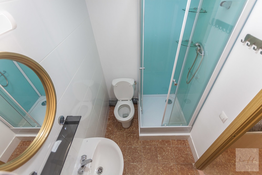 LOFT HOSTAL Group 116