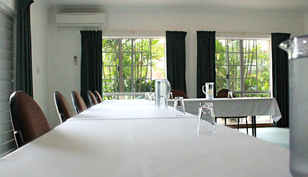 Hotel Motel Nomad Cairns - Image 1