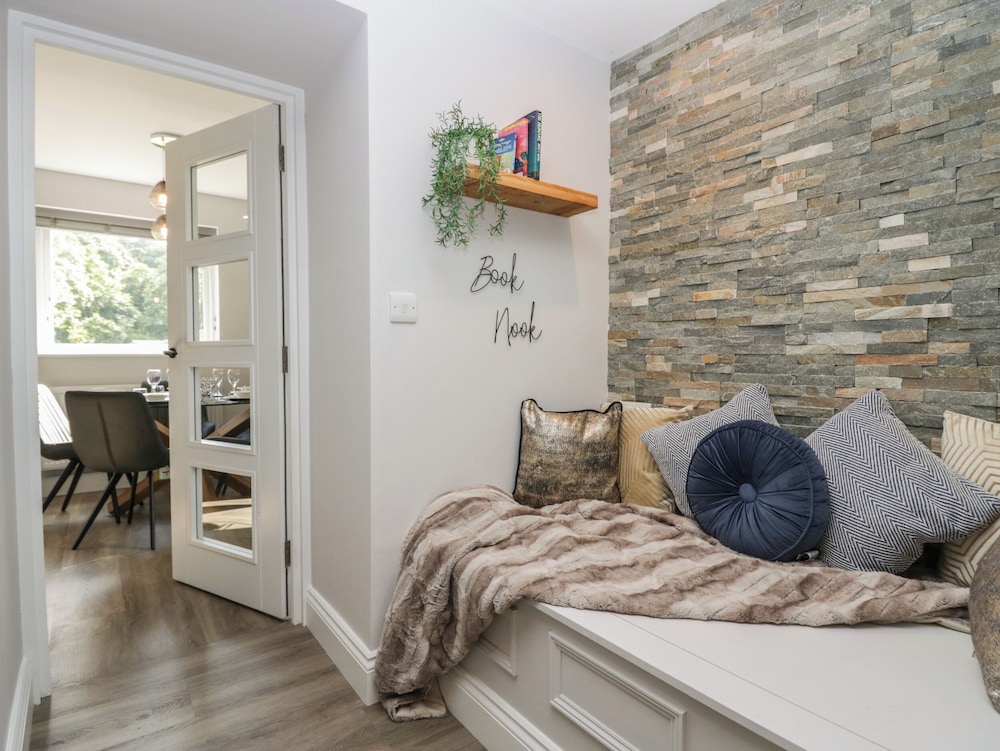 Garden Cottage No 1