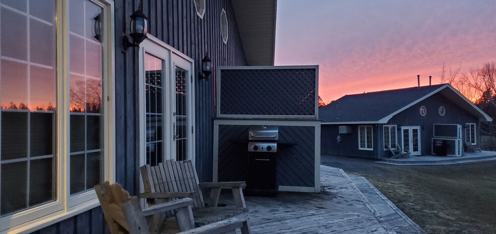 Amherst Shore Country Inn