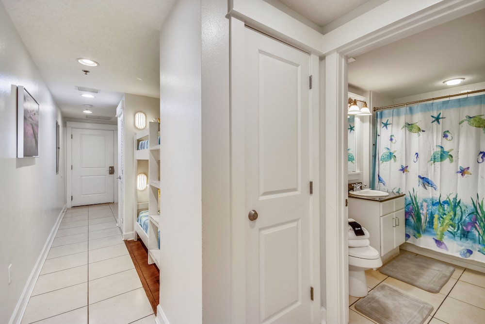 Grand Panama Beach Resort by Book That Condo