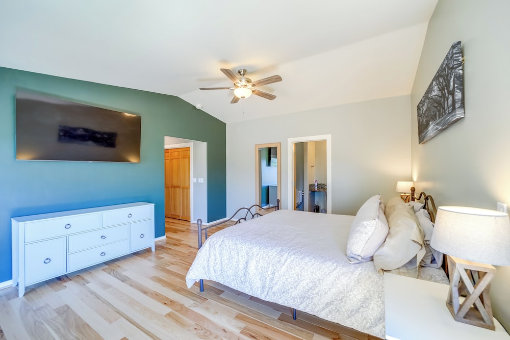 Payson Vacations - Chic Arizona Retreat w/ Hot Tub, Fire Pit  Deck! - Property Image 4