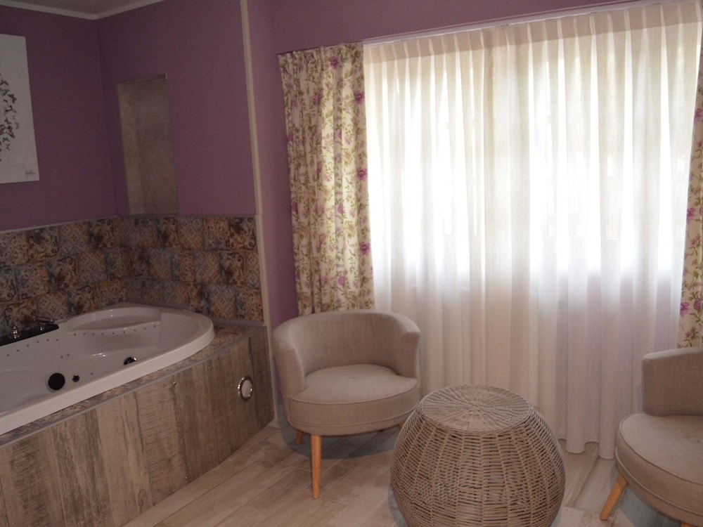 Akla Hotel Suites Santillana