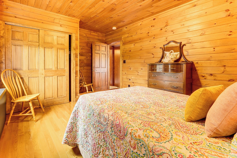 The Hideaway in Downeast Maine: Walk to Ocean