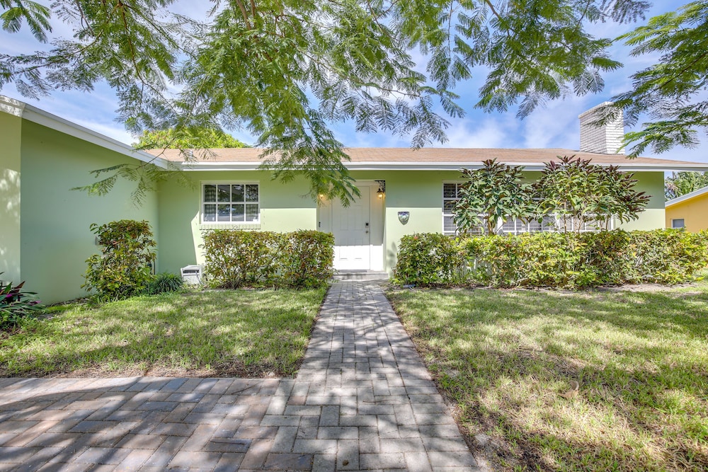 Spacious Boynton Beach Vacation Home: Pets Welcome view 2