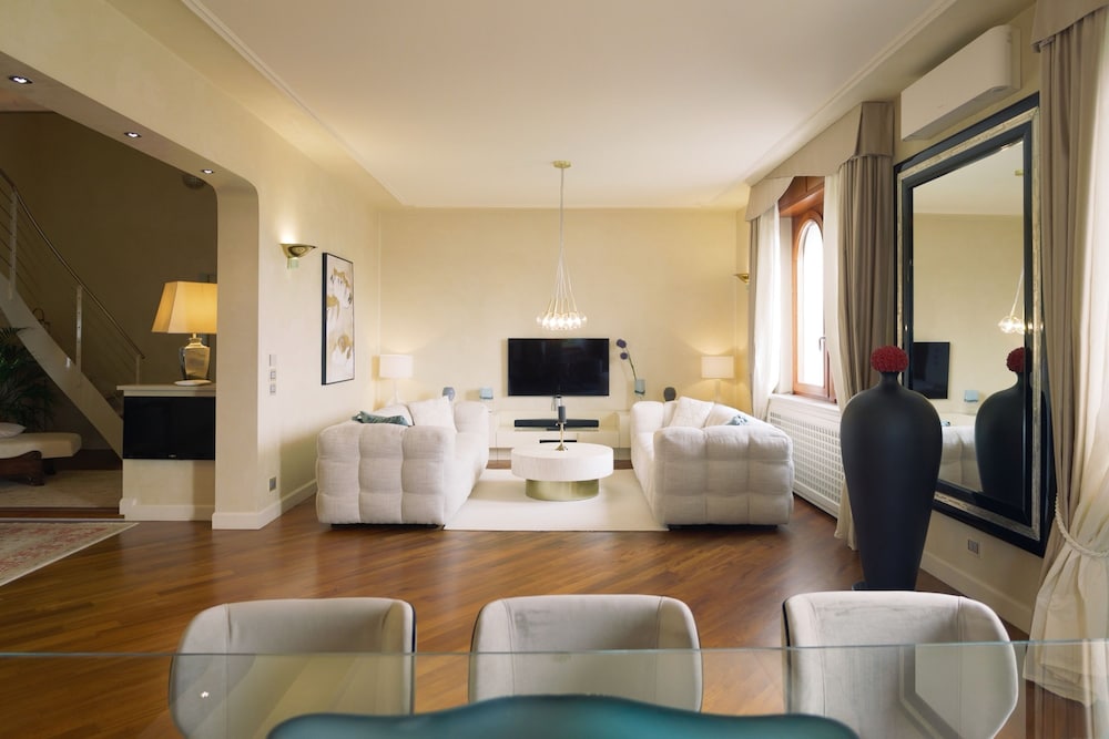 Villa Angela - Italian Homing
