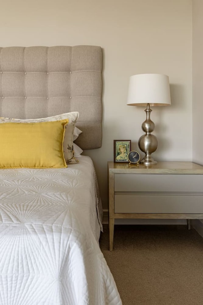 Bantry Place - Luxury Apartment