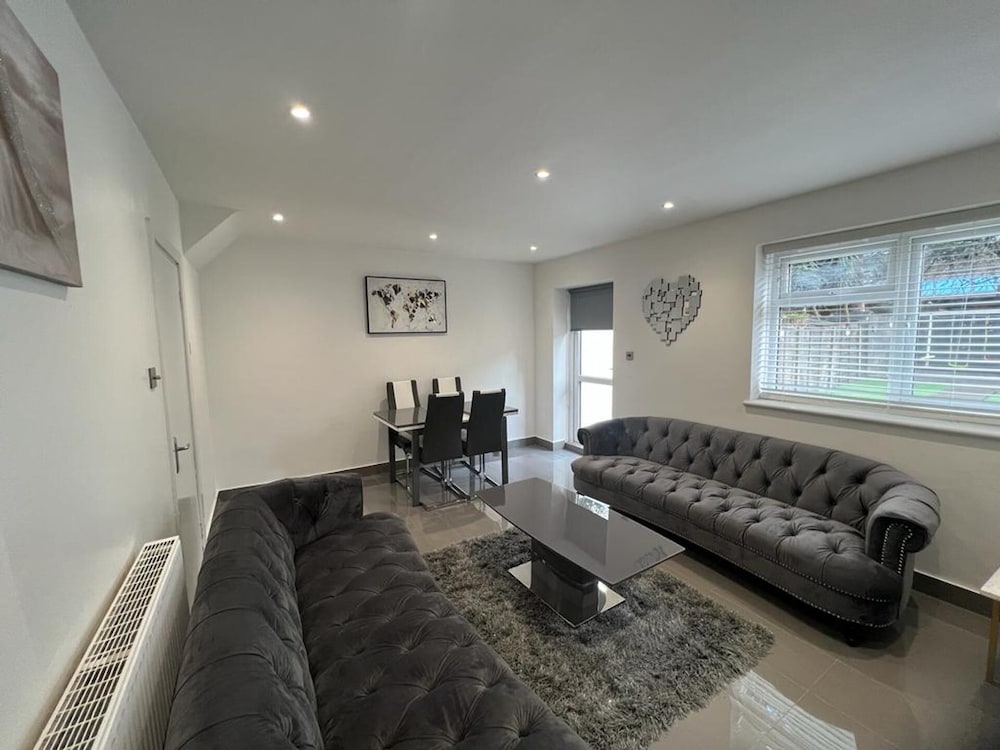 Modern Executive 2-bed Apartment in London