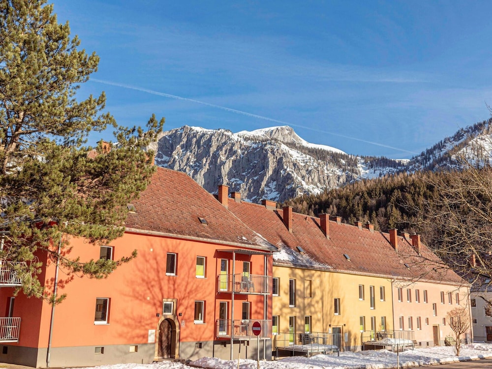 Mountain-view Styria Apartment