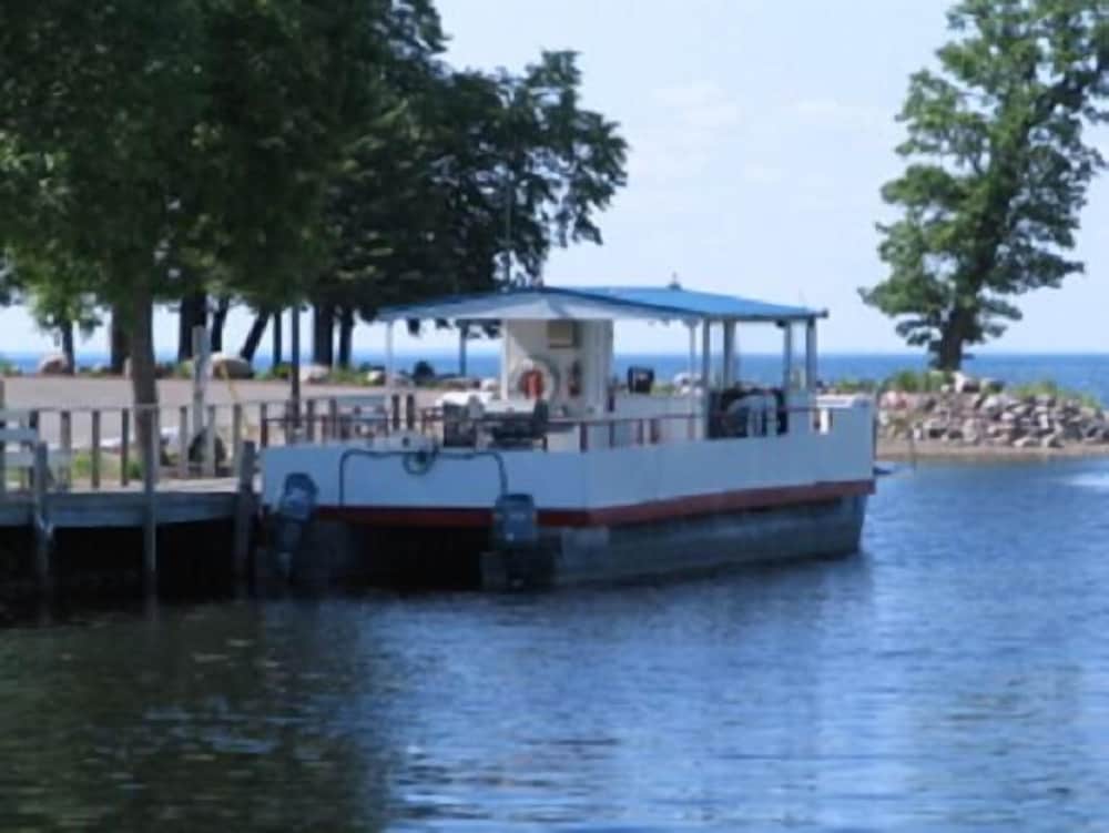 Izatys Resort