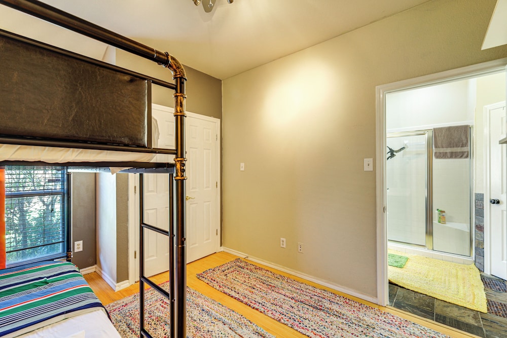 DFW Fun Awaits: Family Home in Crowley!