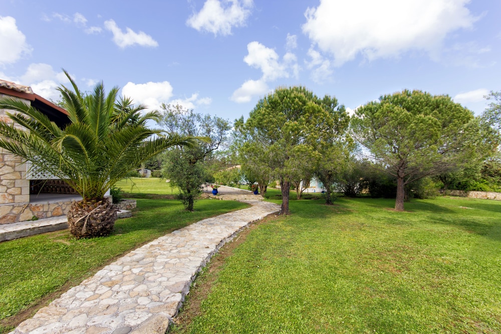 Liuba Houses
