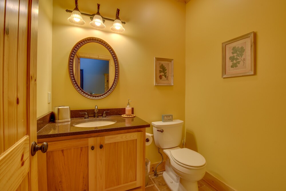Ellijay Cabin Rental w/ Hot Tub + Mountain Views! view 2