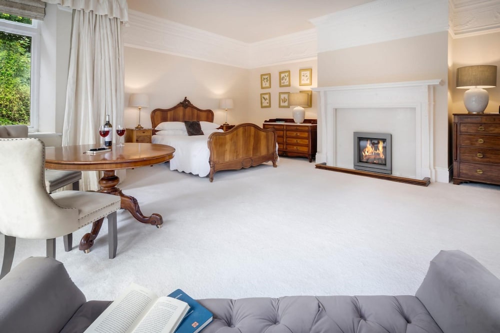 Richmond Place - Apartment in Private Mansion