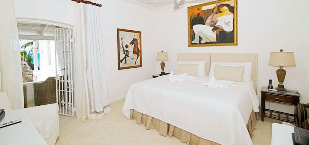 Emerald Beach 4 - Villa Plumbago view 2