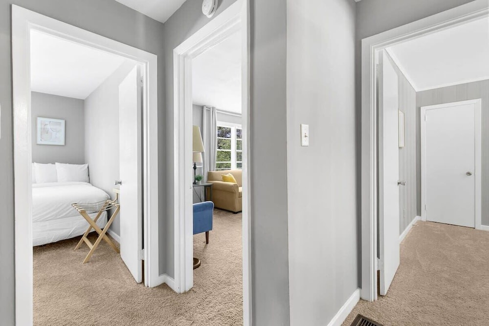 Broadmoor Bungalow - Both Units