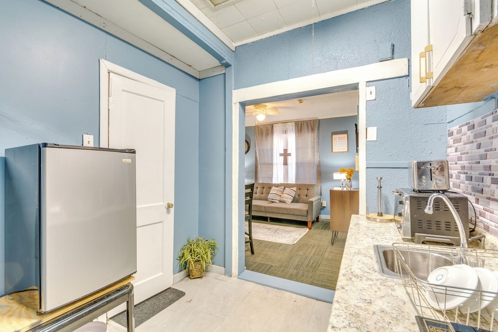 Centrally Located North Little Rock Studio w/ Yard
