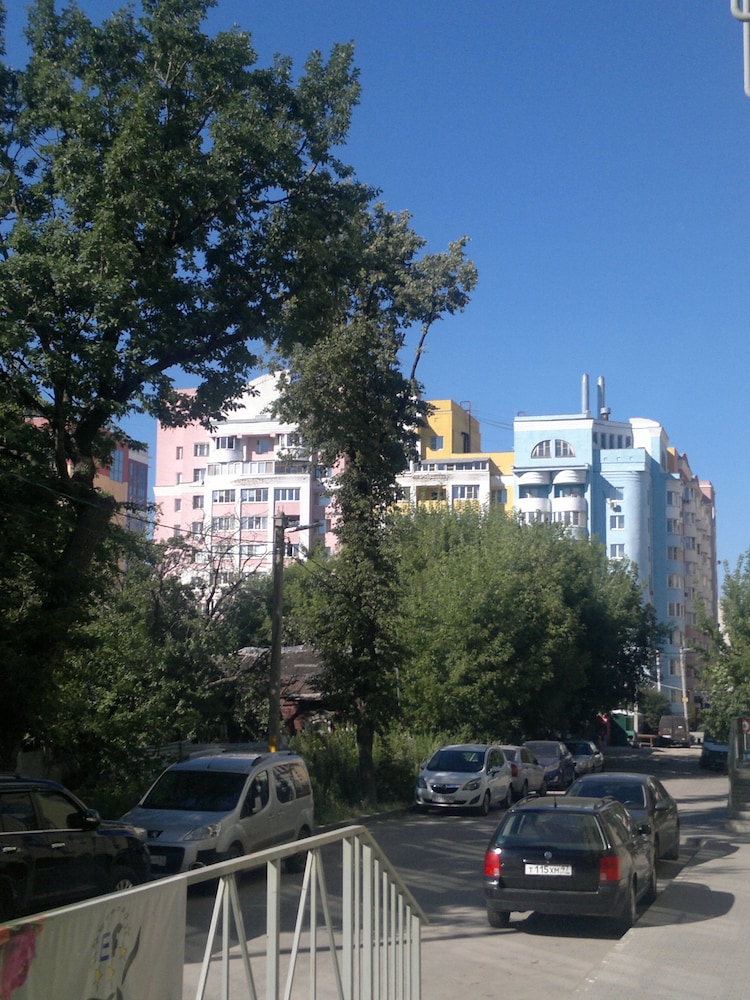 Apartment on Vokzalnaya 77-31