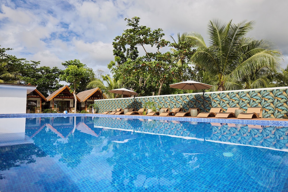 Casa Verde Cliff Resort and Spa