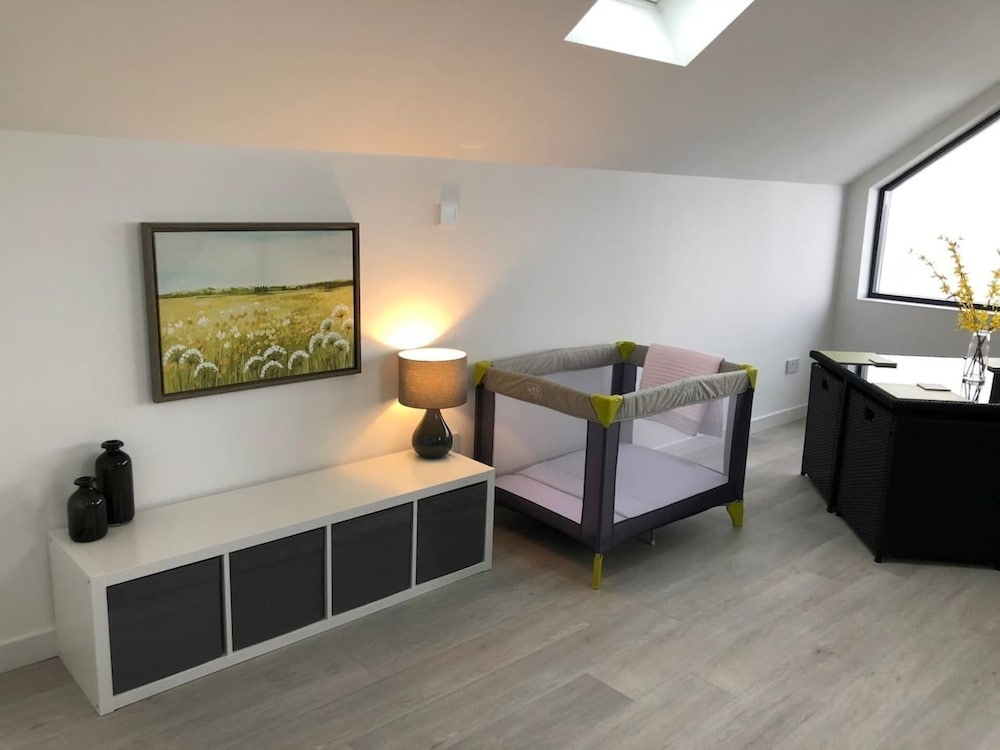 The Wee Glasshouse - Stunning Views of Dalgety Bay view 2
