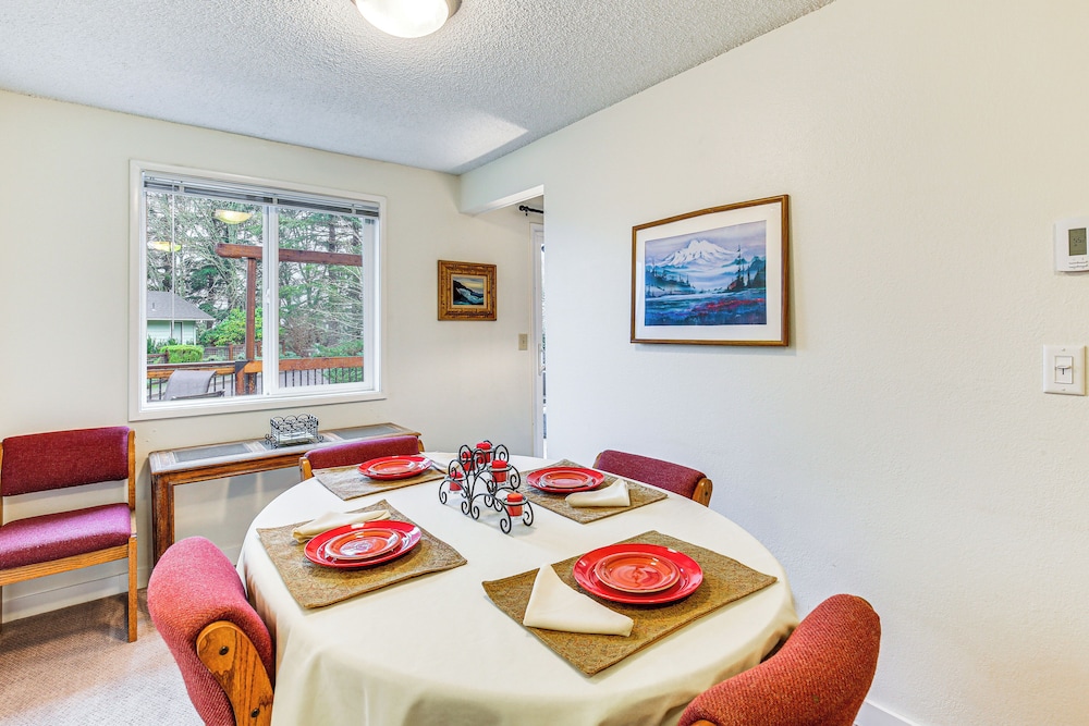 2 Mi to University of Oregon: Pet-friendly Abode