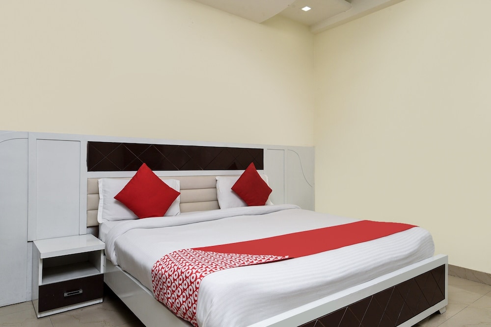 OYO 8500 Hotel Sun Palace Residency