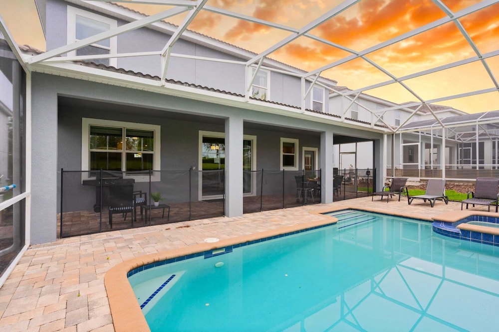 Stinger Luxe Retreat by Avantstay 8BR Luxury Villa Near Disney w/ Pool & Game Room