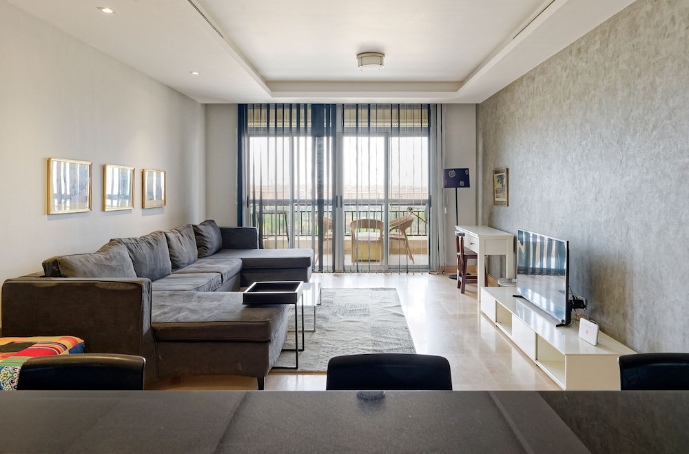 Vesta - Luxury Apt - 2Br - CFC XL