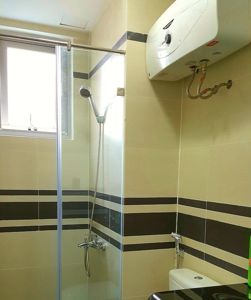 Scenic Valley Luxury 2BR SW Pool 07th