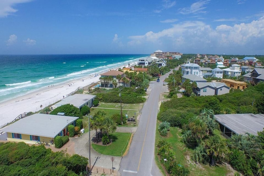GULF DREAMS 5 Bedroom Holiday Home by Five Star Properties