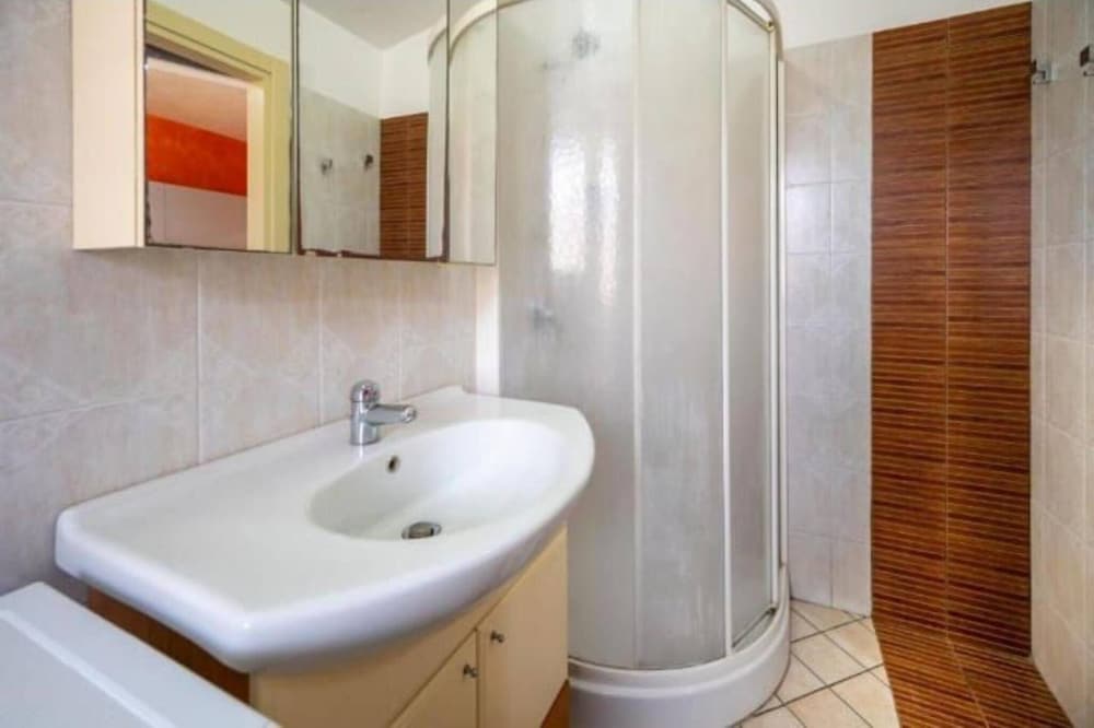 1st Floor Apartment in the City - air Conditioned - Wifi