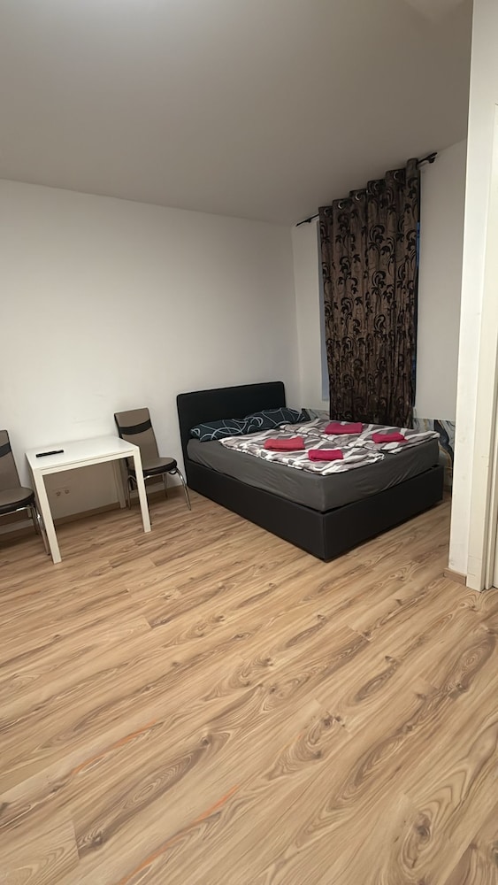 Cozy 1BR Apt with Lounge Central Vienna