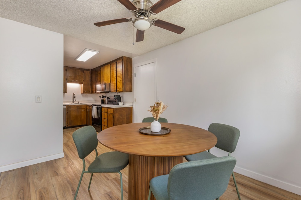 Comfortable Townhouse in Ash Way Lynnwood