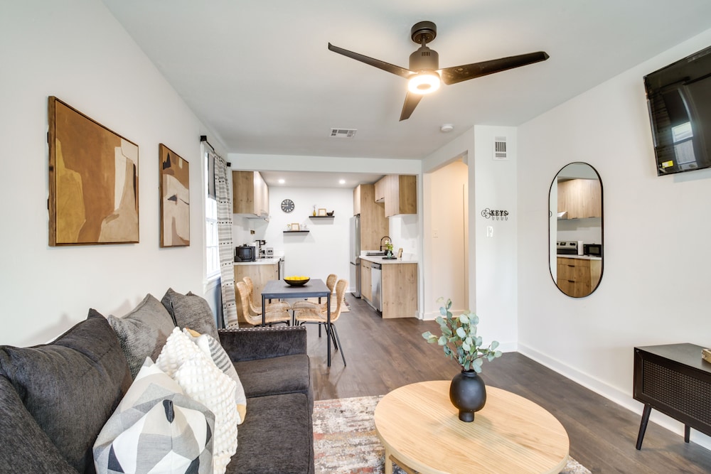 4 Mi to French Quarter: Walkable Apt w/ Yard