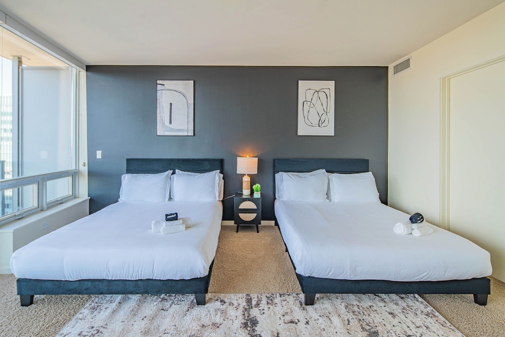 ROVE LIVING/KL - 44 Monroe