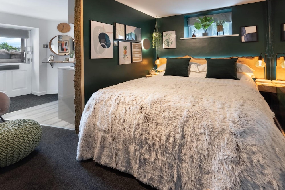 Eden Escape - Comfy Apartment Quiet Neighbourhood view 4