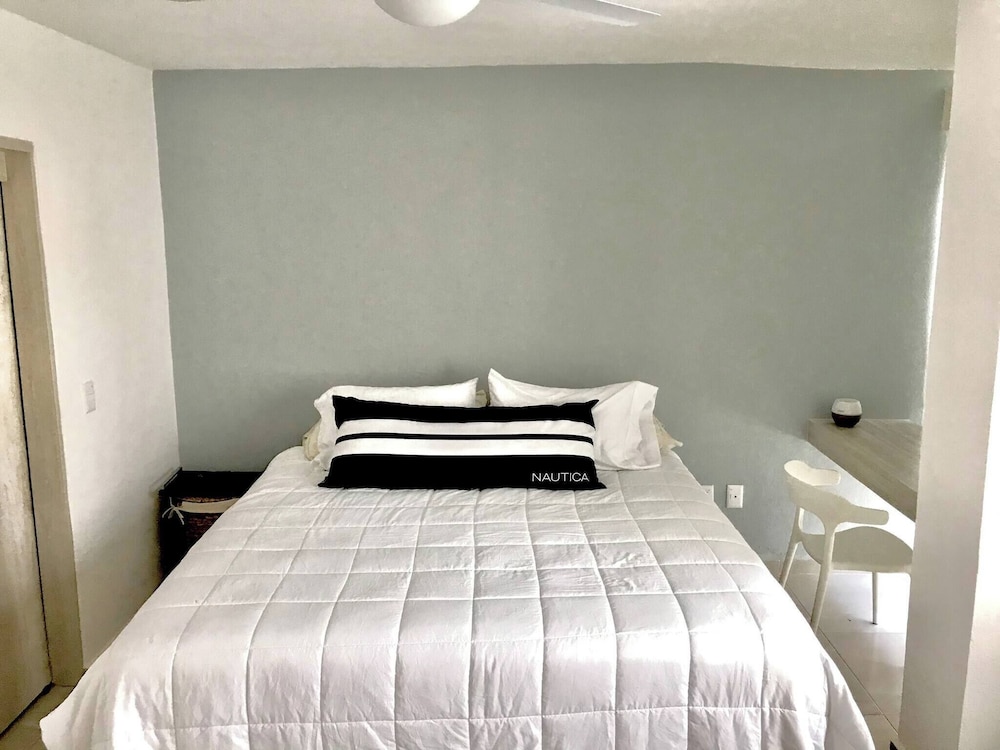Beautiful Apartment With Pool, gym and Beach Just 80 Meters Walk, Fully Equipped