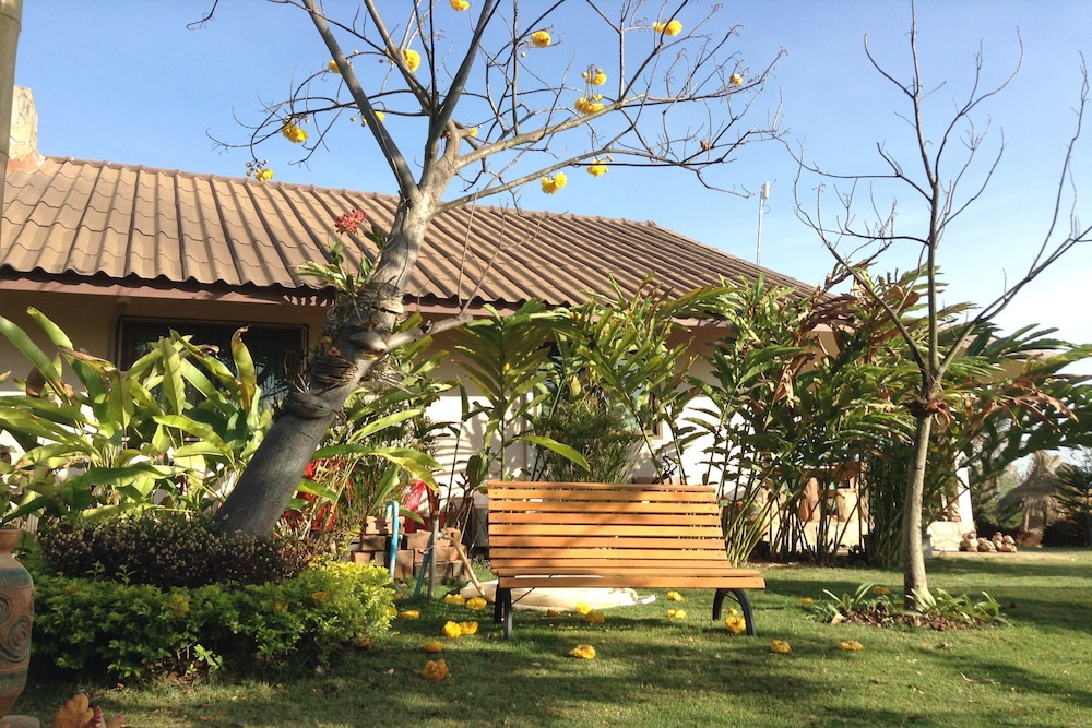 Reewa Waree Resort
