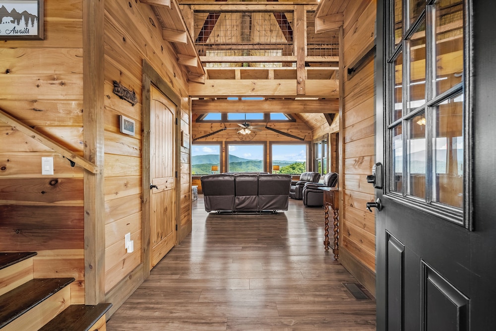 Amazing View Cabin w Gameroom Hot Tub Fire Pit