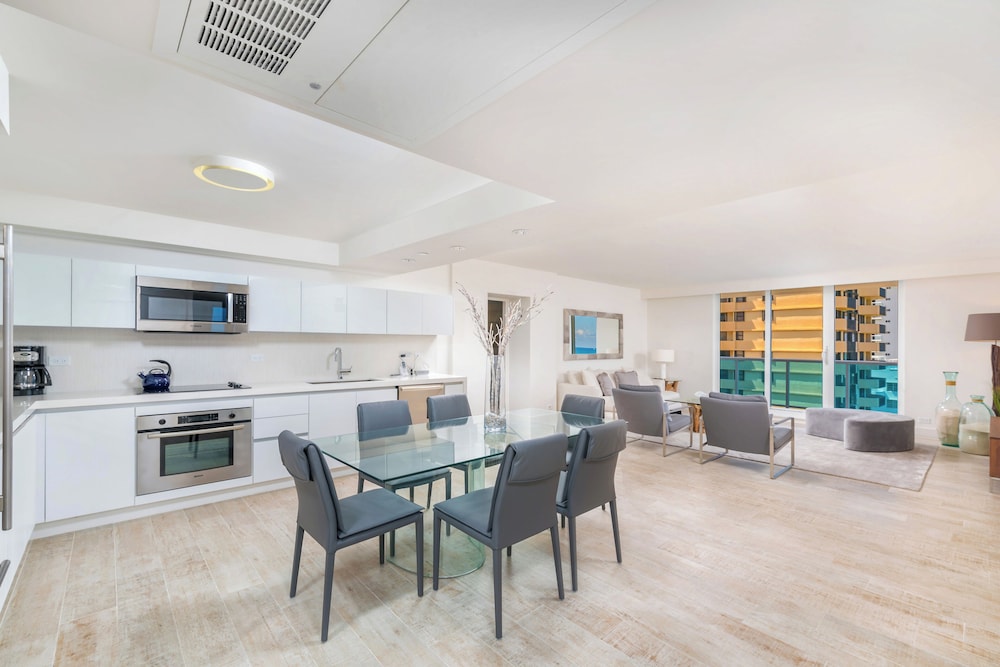Luxury Vacation Rentals at 1 Hotel & Homes by LRMB