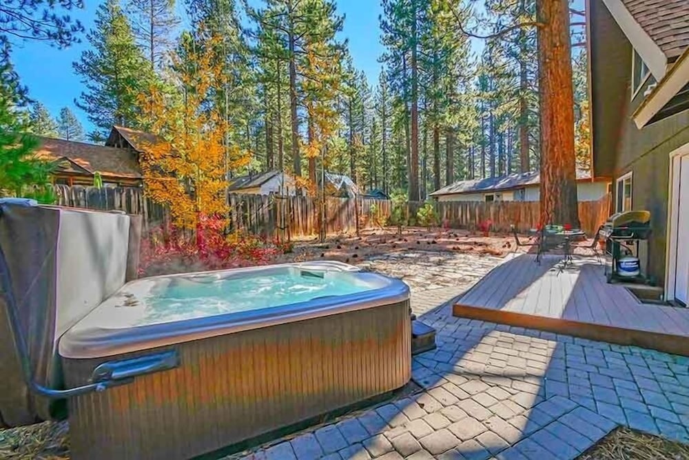 3542 Bobby Grey Circle 3 Bedroom Cabin by RedAwning