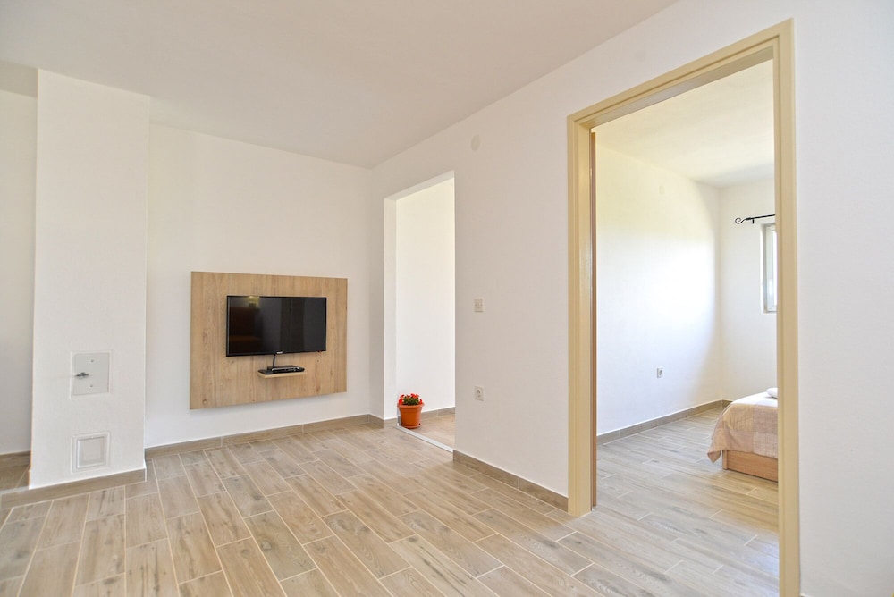 Apartment 1890 view 2