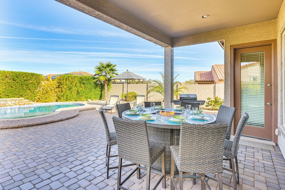 Outdoor Oasis in Goodyear: Stay & Play!
