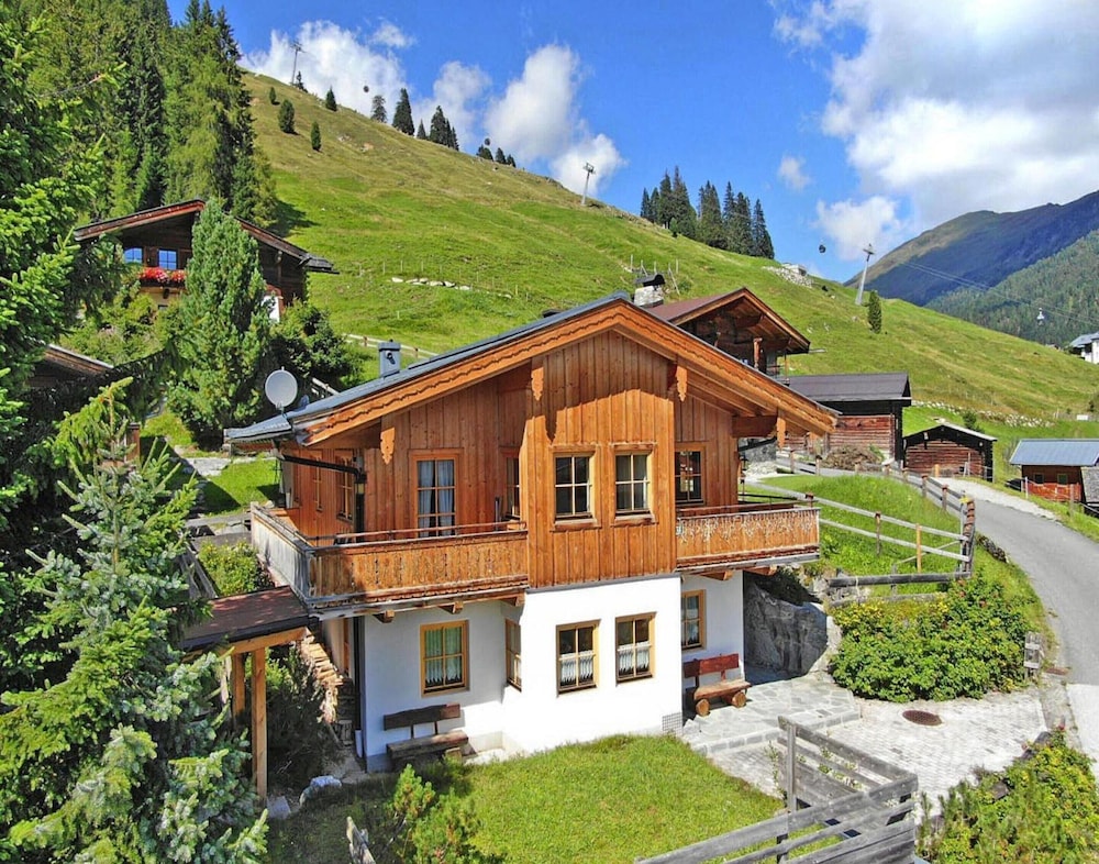 Chalet in Konigsleiten Near Zillertal Arena